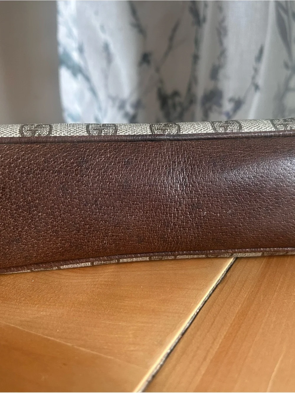 Gucci Brown Suede Interior Bag with Gold Logo Tab - Picture 8 of 10